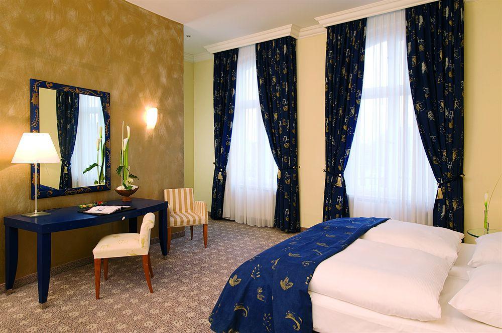Nh Potsdam Hotel Room photo